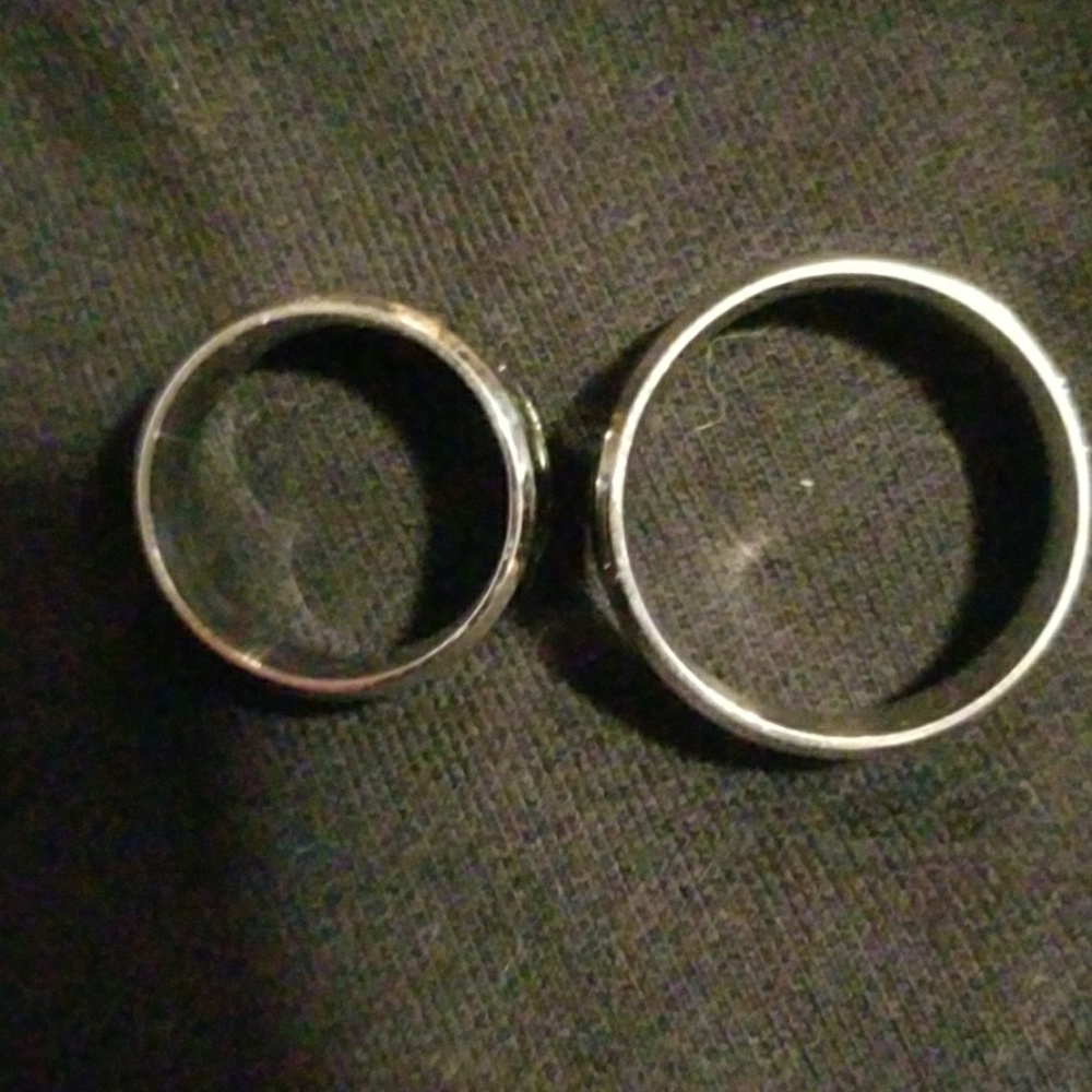 Wedding bands - Picture 2 of 3